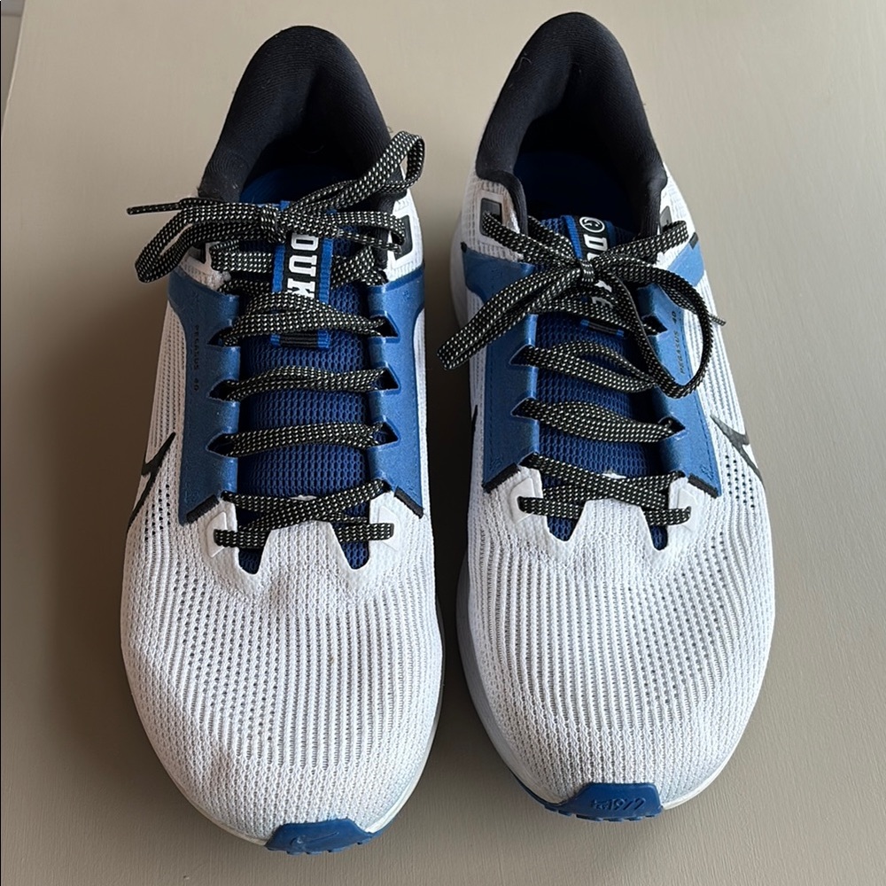 Nike Duke Pegasus 40 Sneaker, Like New - Picture 3 of 7